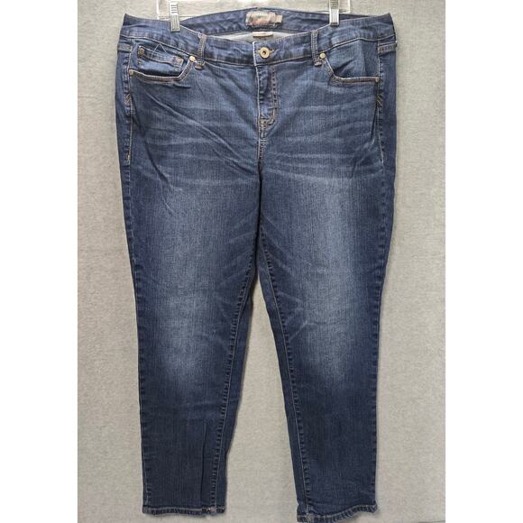 Torrid Boyfriend Straight Dark Wash Jeans Size 18R - Picture 1 of 5